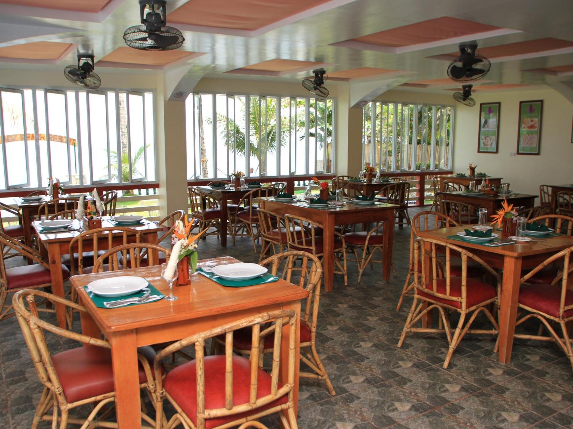 Badladz Beach And Dive Resort Puerto Galera Buitenkant foto