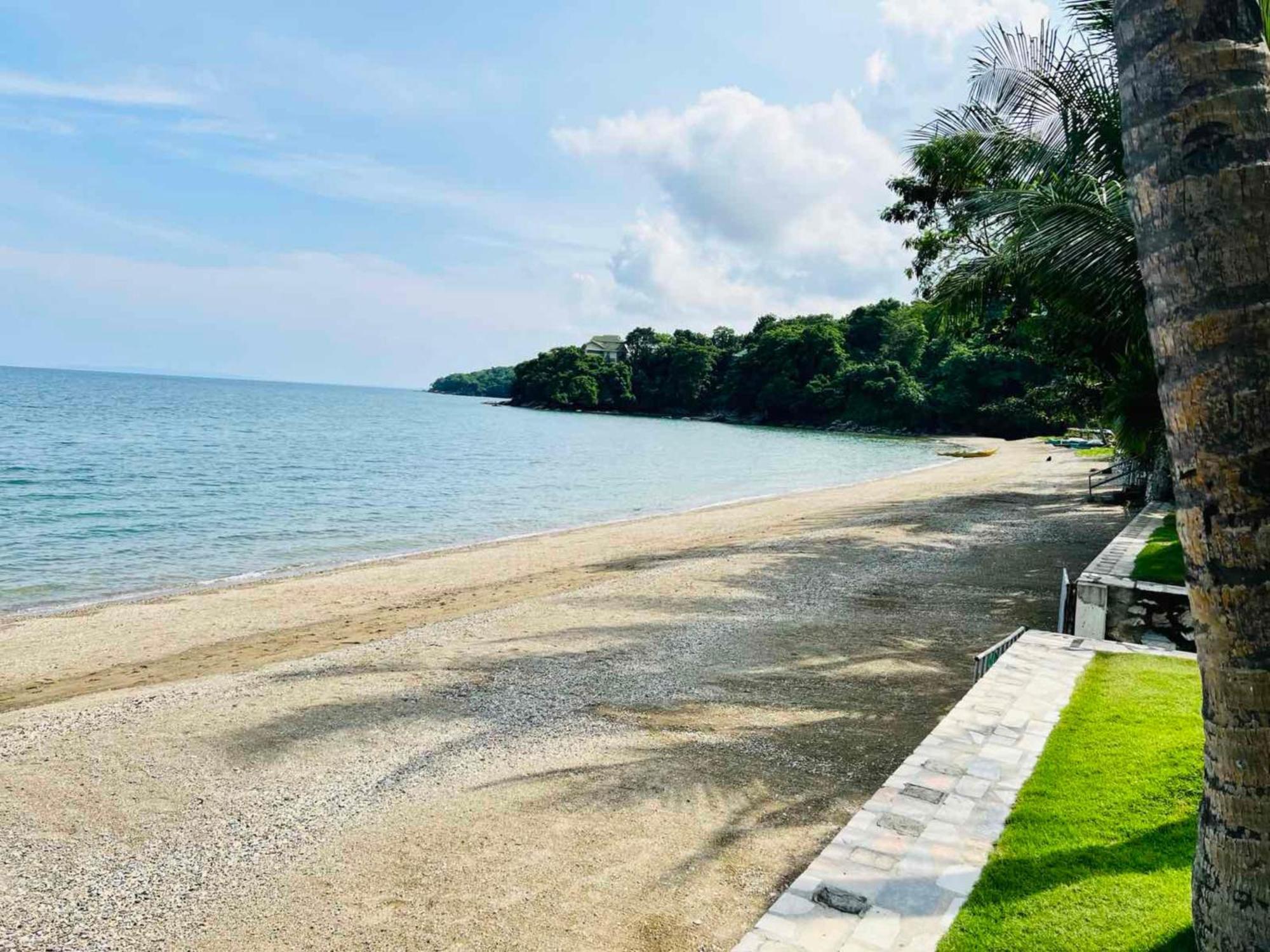 Badladz Beach And Dive Resort Puerto Galera Buitenkant foto